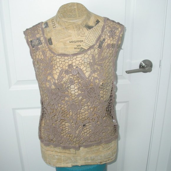 Tan Lace Front Crop Top - Picture 2 of 7